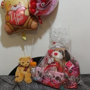 Meet your Posher, Cynthia